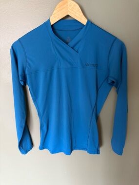 Arc'teryx Blue Long Sleeve V-Neck Performance Top